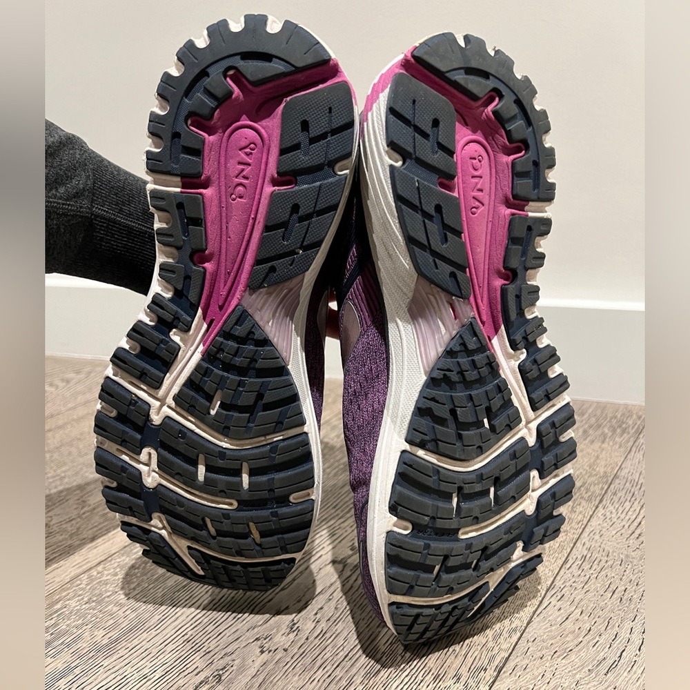 Brooks Adrenaline GTS 18 Sneakers Berkshire Hathaway Purple Women's Sz 9.5 - Picture 6 of 14